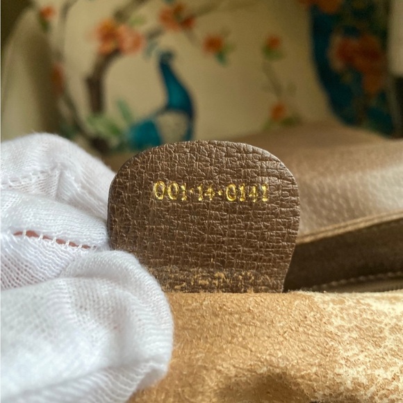 Gucci Vintage Crossbody Bag - Picture 2 of 14